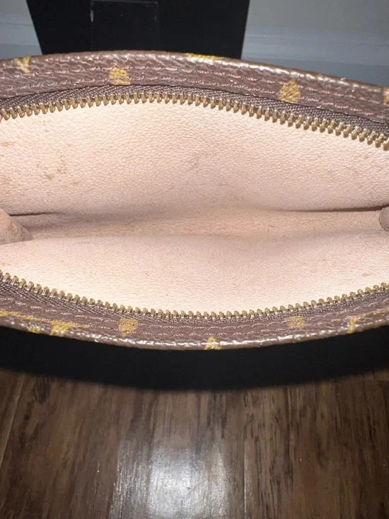 Louis Vuitton Monogram Canvas Pouch - Brown/Gold Monogram - Picture 6 of 8